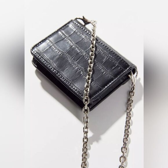 Black Vegan Croc leather chain strap wallet - Picture 5 of 7